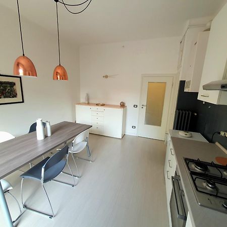 Spacious Three-Room Apartment In Saragozza Bologna Esterno foto